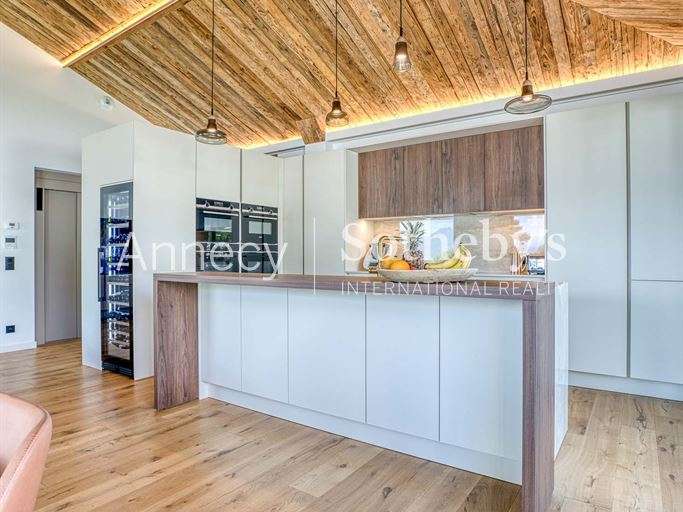 Maison Annecy-le-Vieux - 5 chambres - 217m²