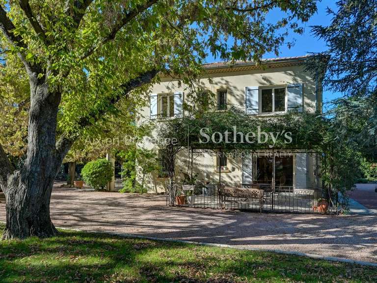 Maison Aix-en-Provence - 205m²