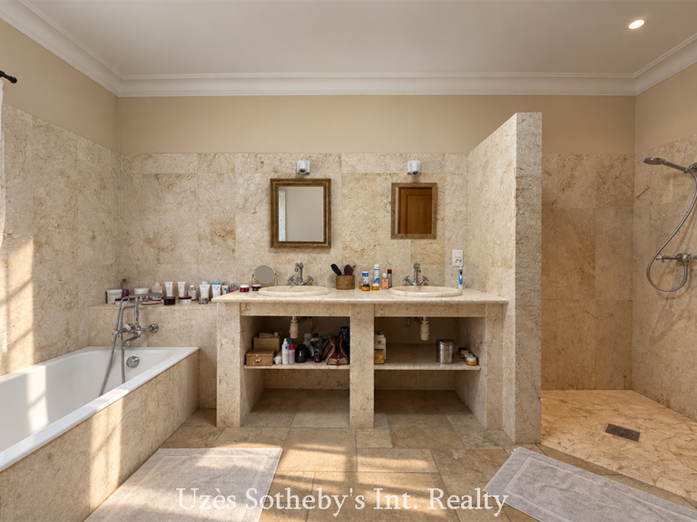 Maison Uzès - 4 chambres - 190m²