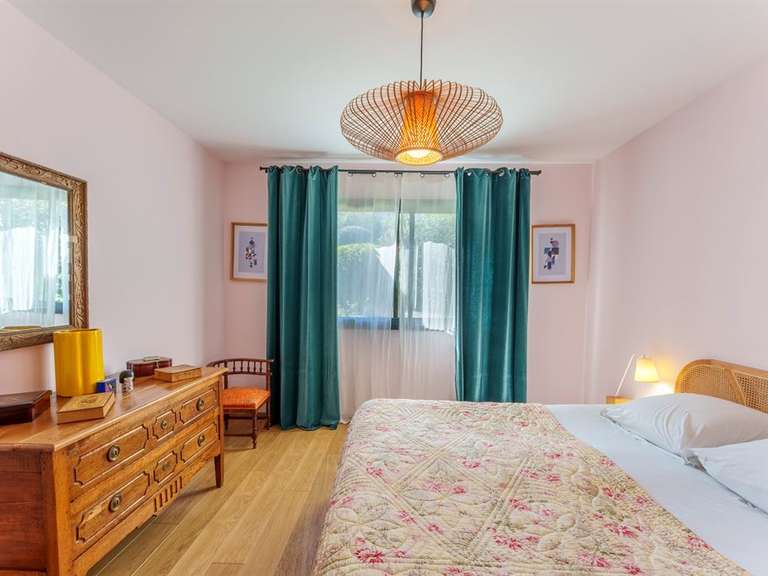 House Juvignac - 4 bedrooms - 200m²