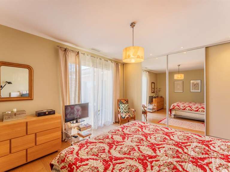 House Juvignac - 4 bedrooms - 200m²