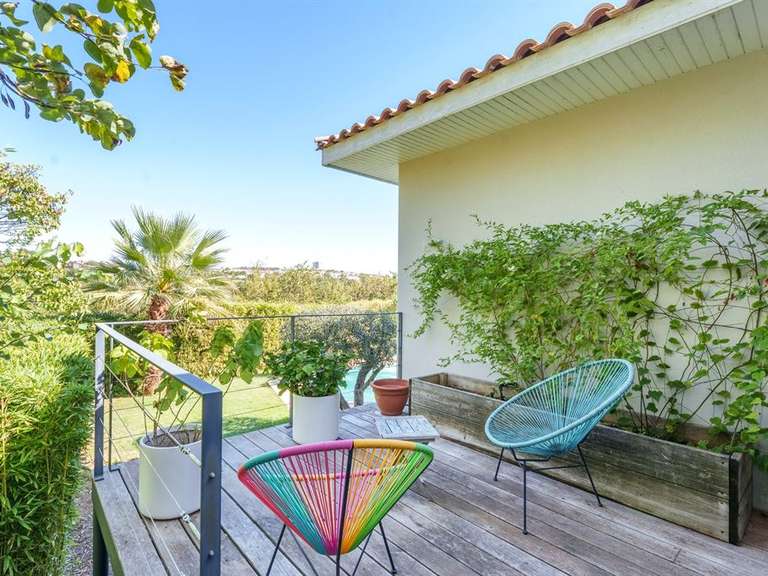 House Juvignac - 4 bedrooms - 200m²