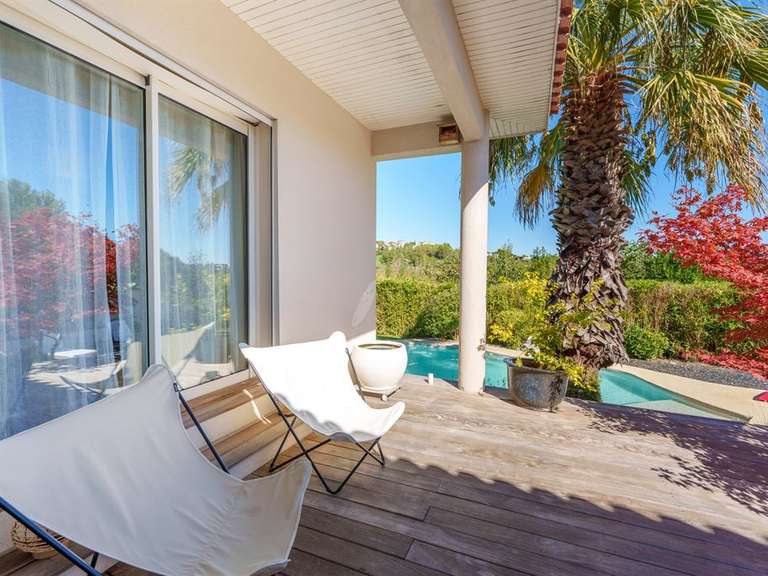 House Juvignac - 4 bedrooms - 200m²