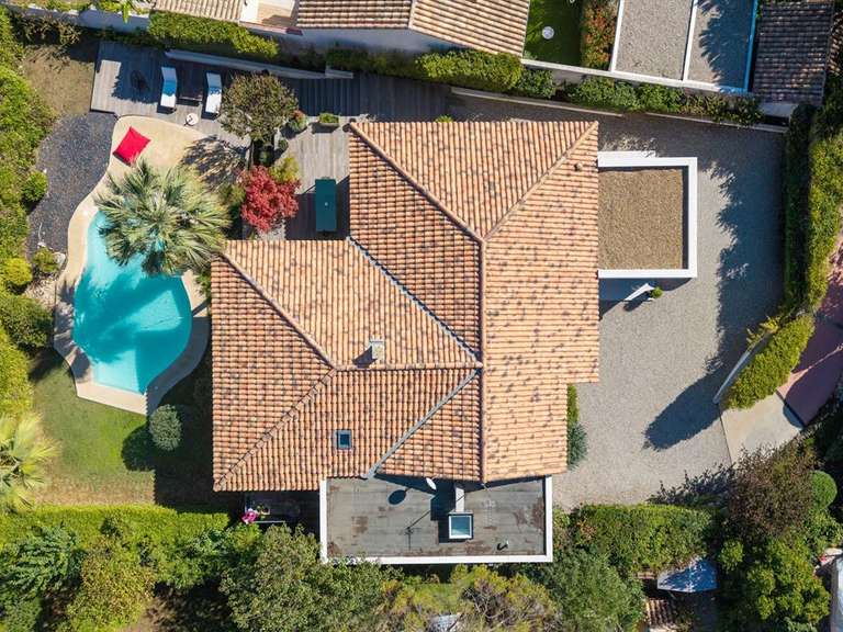 House Juvignac - 4 bedrooms - 200m²
