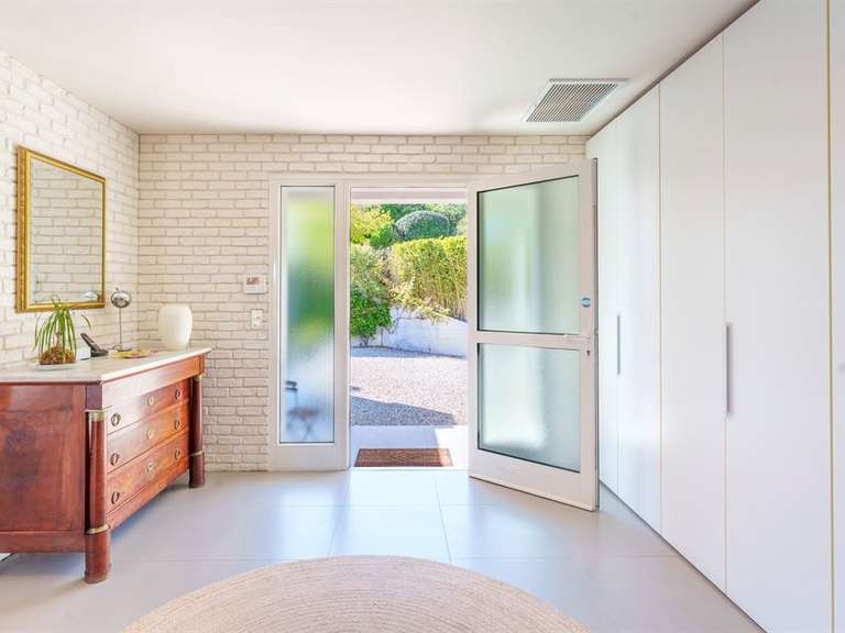 House Juvignac - 4 bedrooms - 200m²