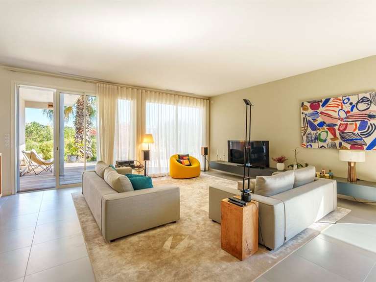 House Juvignac - 4 bedrooms - 200m²