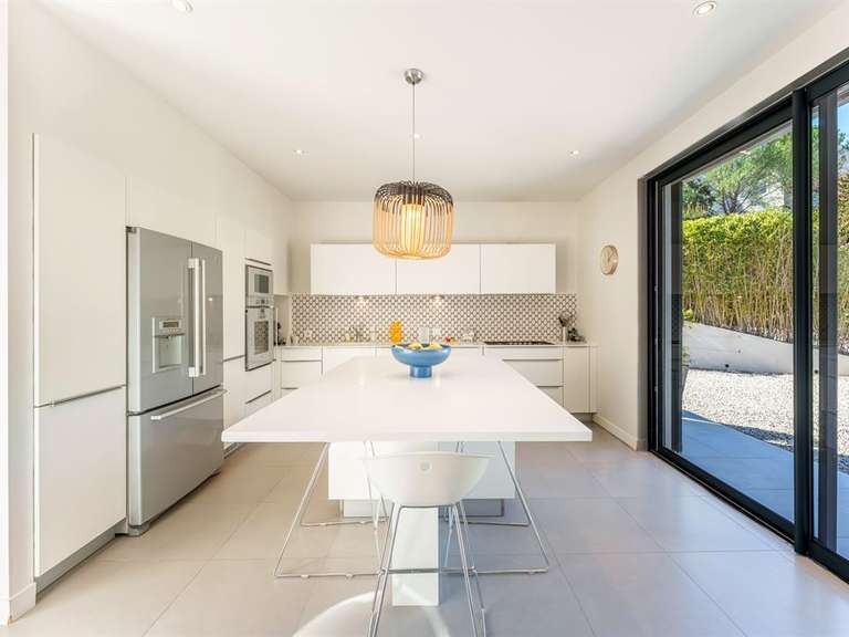 House Juvignac - 4 bedrooms - 200m²