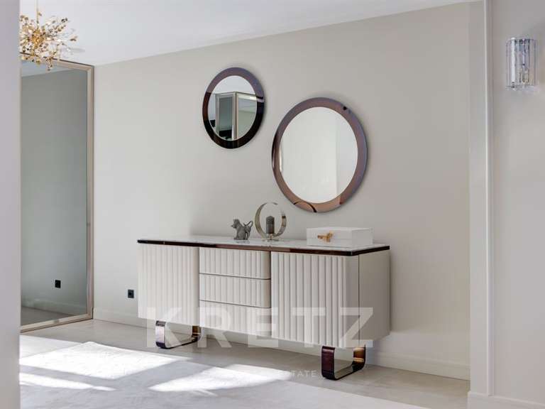 Maison Cap-d-antibes - 6 chambres - 300m²
