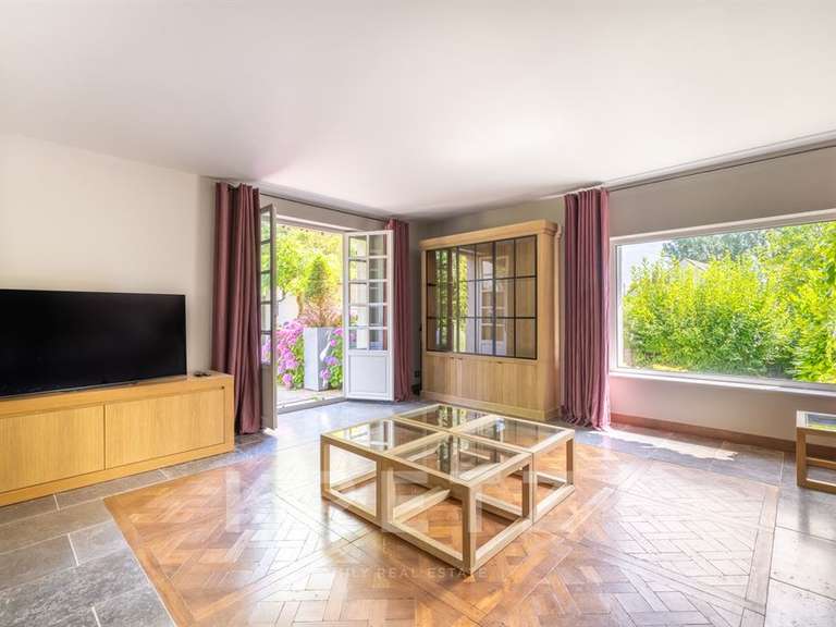 Maison Neauphle-le-Vieux - 8 chambres - 483m²