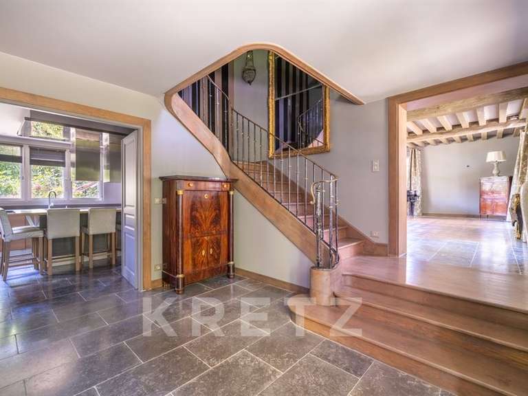 Maison Neauphle-le-Vieux - 8 chambres - 483m²