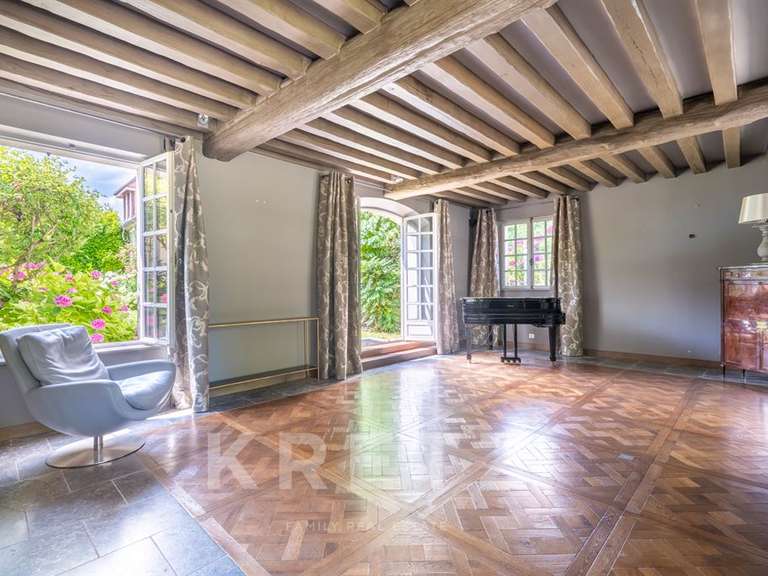 Maison Neauphle-le-Vieux - 8 chambres - 483m²