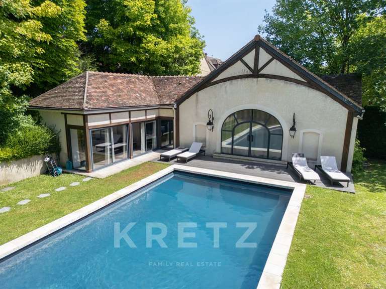 Maison Neauphle-le-Vieux - 8 chambres - 483m²