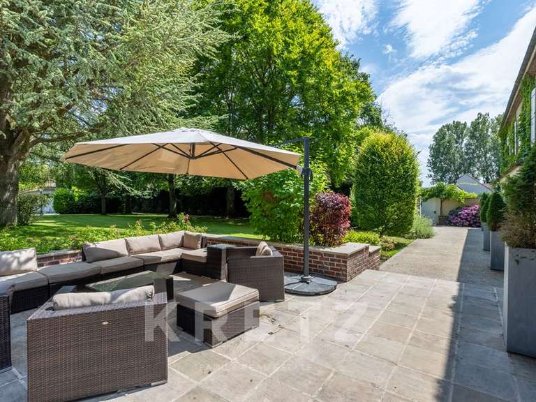 Maison Neauphle-le-Vieux - 8 chambres - 483m²