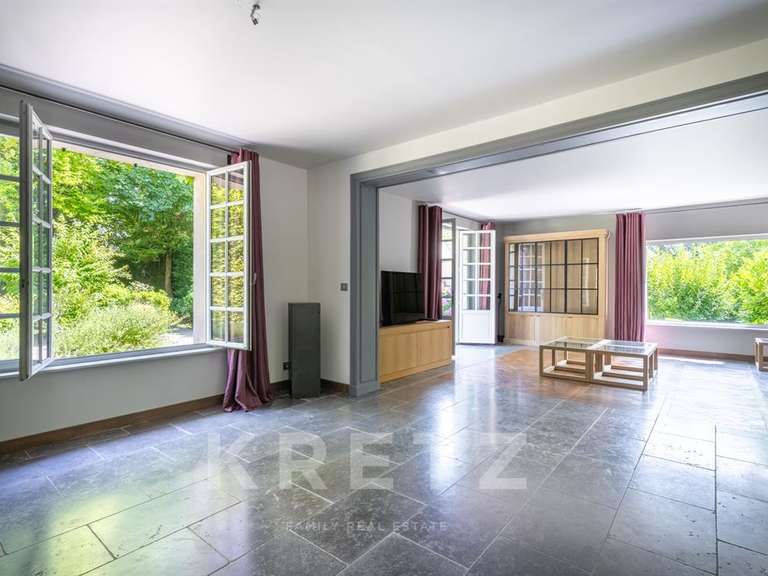 Maison Neauphle-le-Vieux - 8 chambres - 483m²