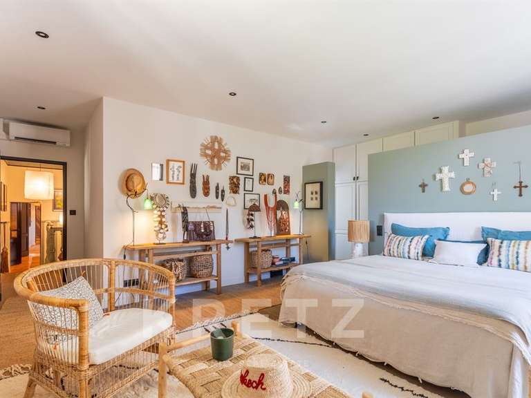 House Eysines - 5 bedrooms - 305m²