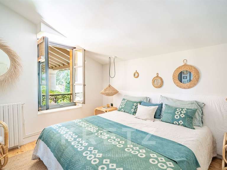 House Eysines - 5 bedrooms - 305m²