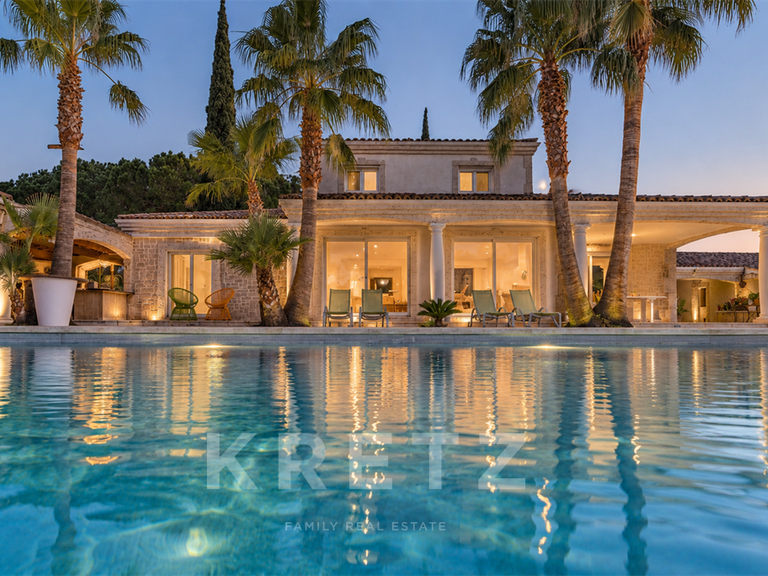 Maison Agde - 5 chambres - 440m²