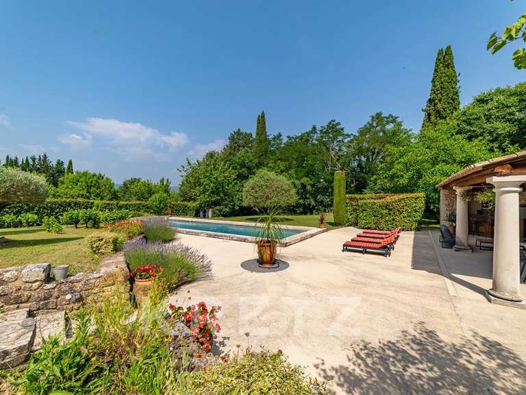 Maison Cornillon - 9 chambres - 600m²