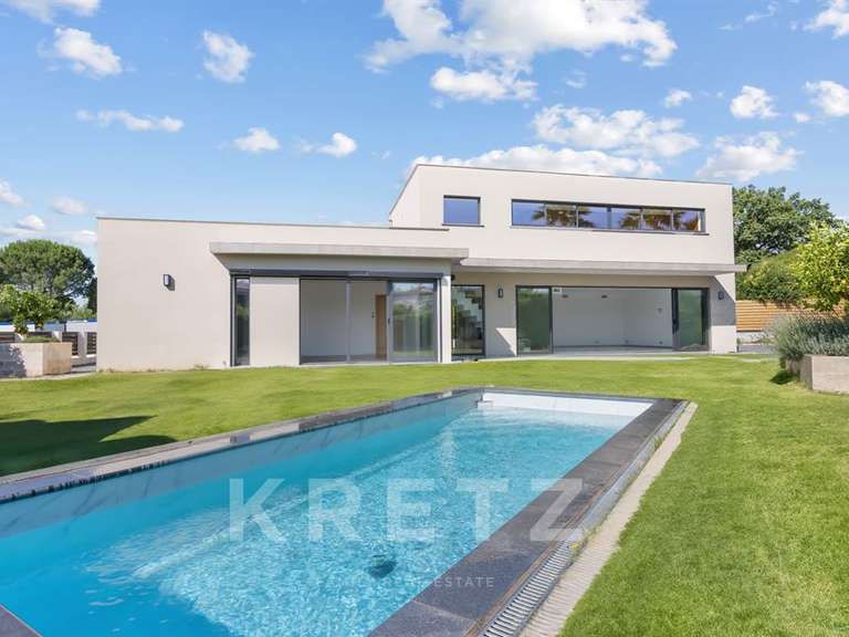 Maison Grimaud - 5 chambres - 204m²