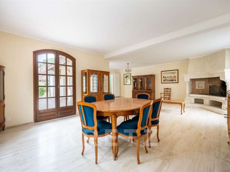 Maison Longpont-sur-Orge - 5 chambres - 208m²