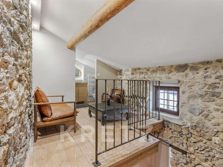 House Pierrevert - 640m²