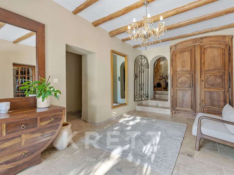 House Pierrevert - 640m²