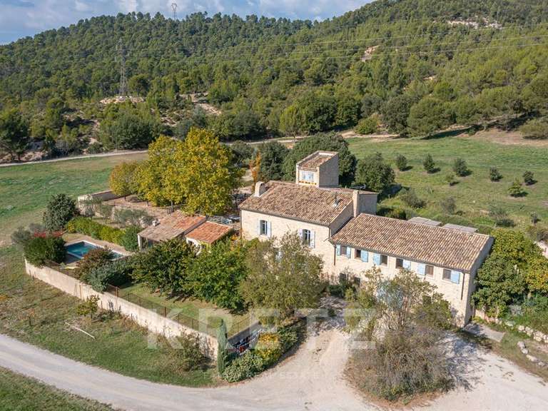 House Gréoux-les-Bains - 6 bedrooms - 700m²