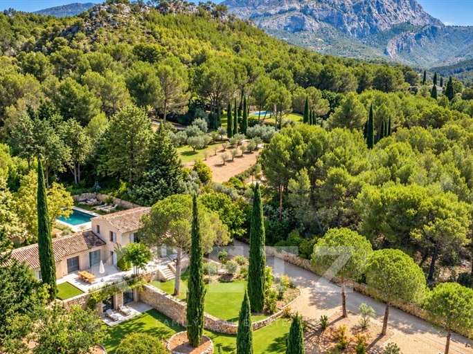 Maison Aix-en-Provence - 4 chambres - 300m²