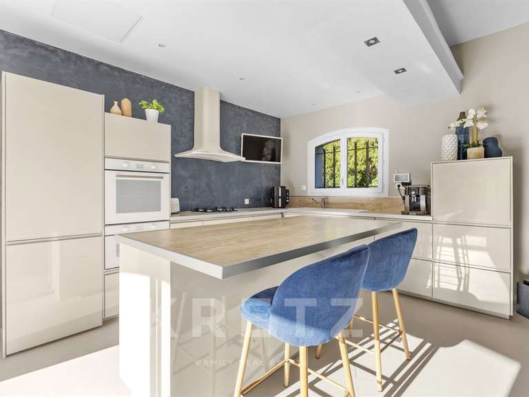 Maison Sainte-Maxime - 5 chambres - 190m²