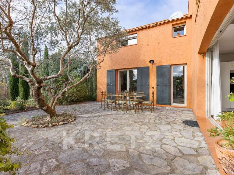 House Villeneuve - 6 bedrooms - 288m²