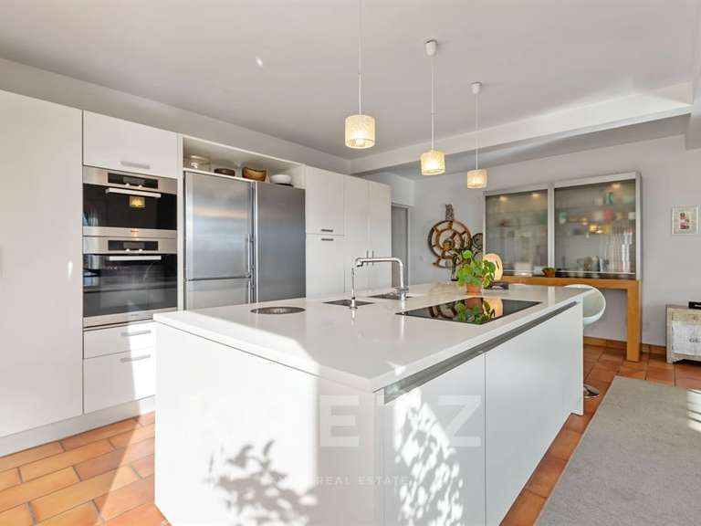 House Villeneuve - 6 bedrooms - 288m²