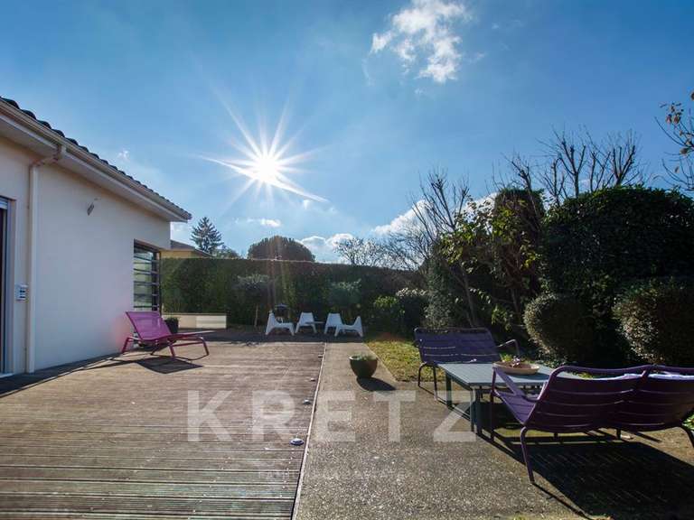 House Rochetaillée-sur-Saône - 3 bedrooms - 240m²