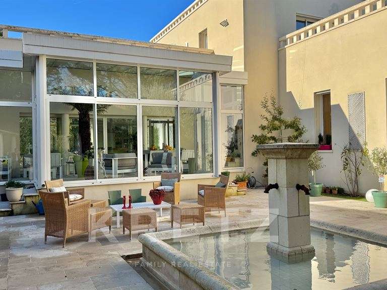 House Saint-Cyr-sur-Loire - 7 bedrooms - 581m²