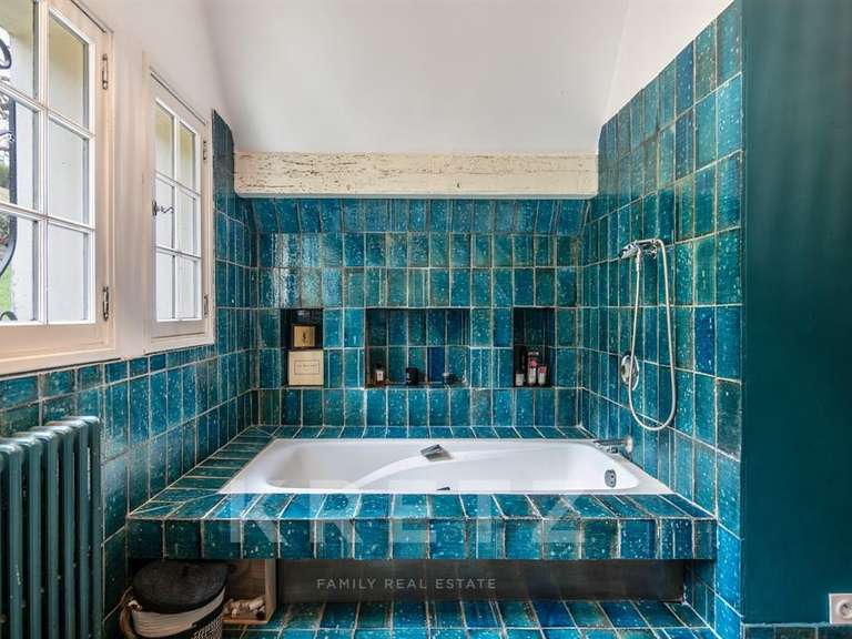 Maison La Côte-Saint-André - 6 chambres - 250m²