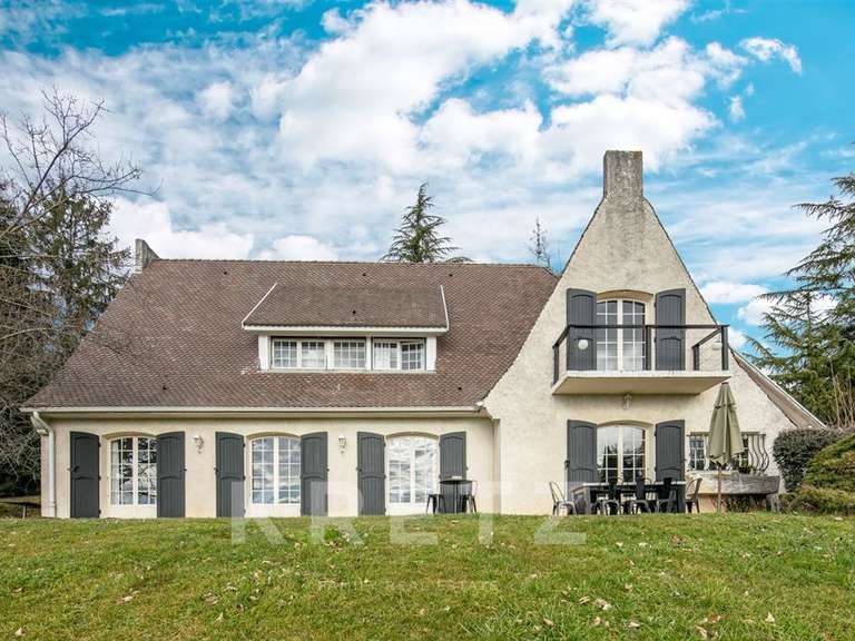 Maison La Côte-Saint-André - 6 chambres - 250m²