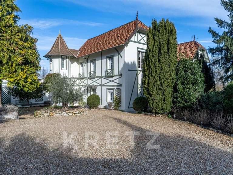 House Villennes-sur-Seine - 5 bedrooms - 236m²