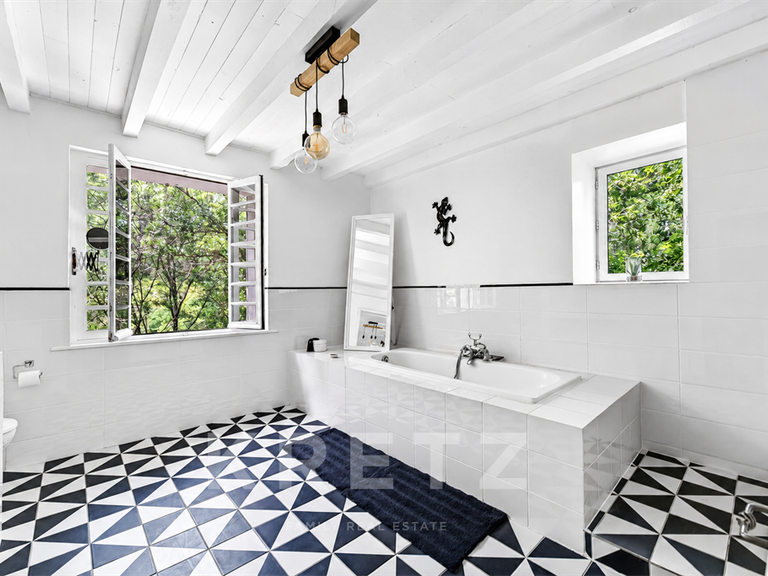 Maison Uchaux - 8 chambres - 368m²