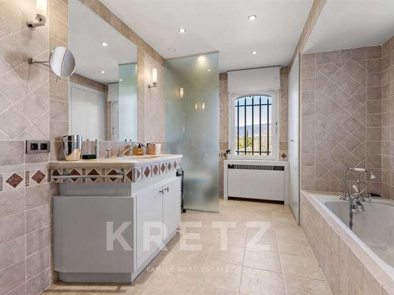 Maison Valbonne - 5 chambres - 820m²