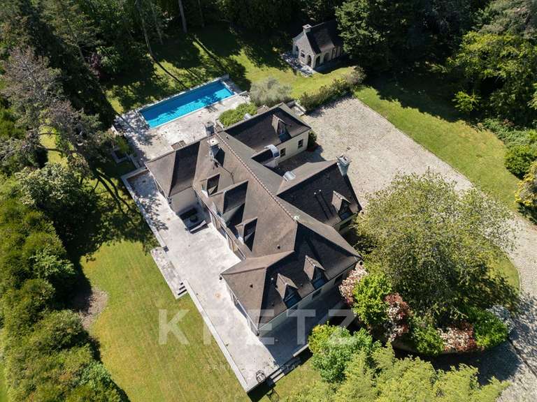 Maison Saint-Nom-la-Bretèche - 7 chambres - 500m²