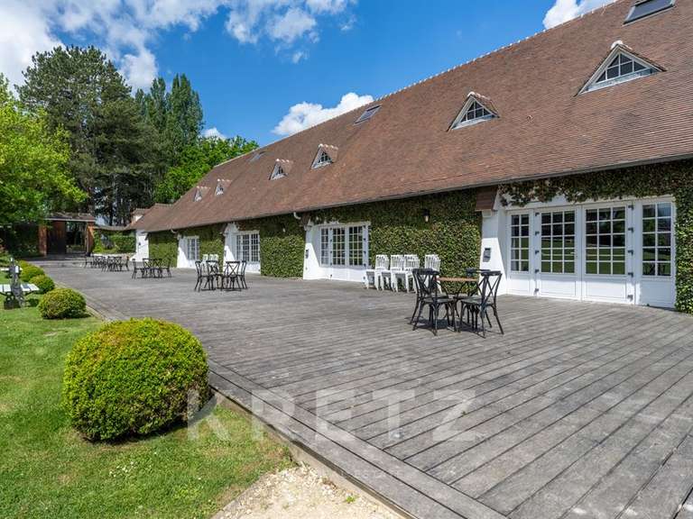 Maison Les Mesnuls - 4 chambres - 1100m²