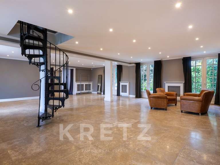 Maison Les Mesnuls - 4 chambres - 1100m²