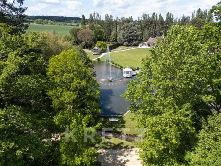 Maison Les Mesnuls - 4 chambres - 1100m²