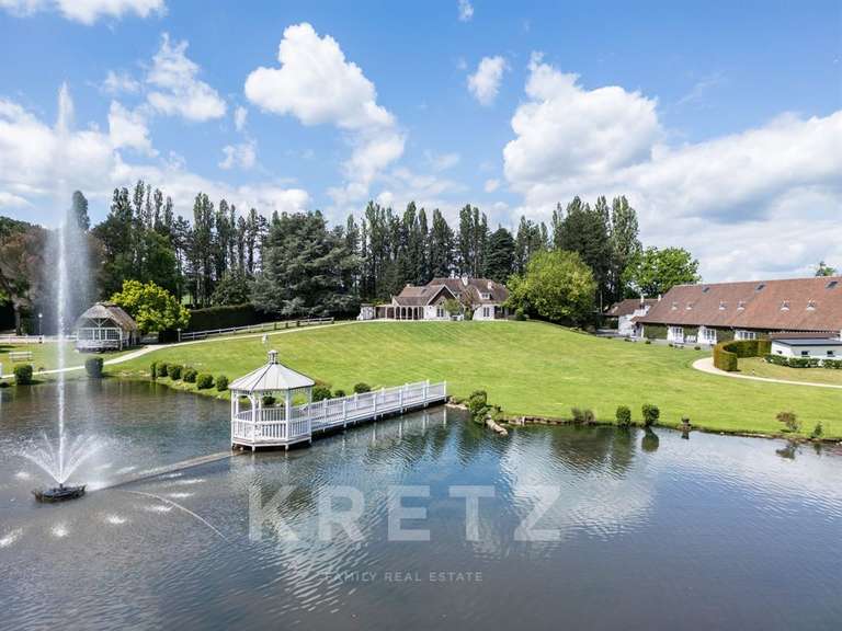 Maison Les Mesnuls - 4 chambres - 1100m²