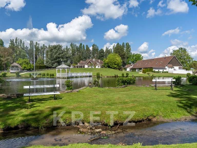 Maison Les Mesnuls - 4 chambres - 1100m²