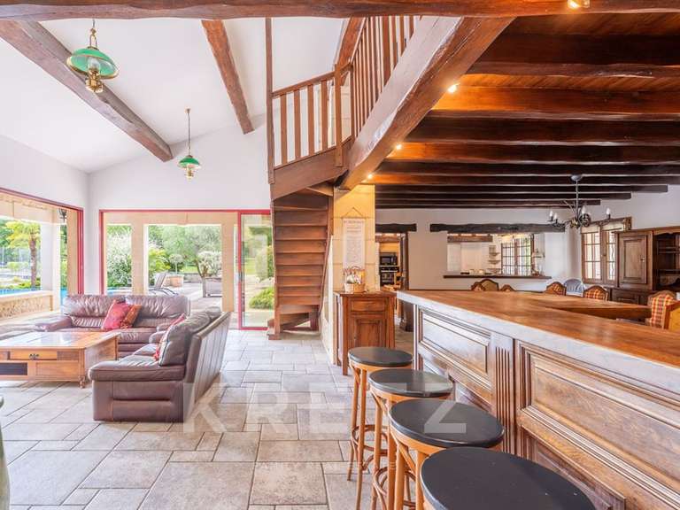 Maison Carignan-de-Bordeaux - 5 chambres - 283m²
