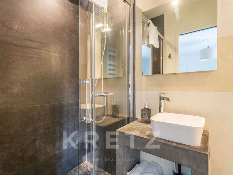 Maison Carignan-de-Bordeaux - 5 chambres - 283m²