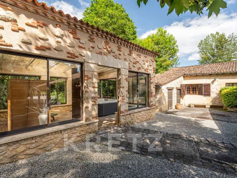 Maison Carignan-de-Bordeaux - 5 chambres - 283m²