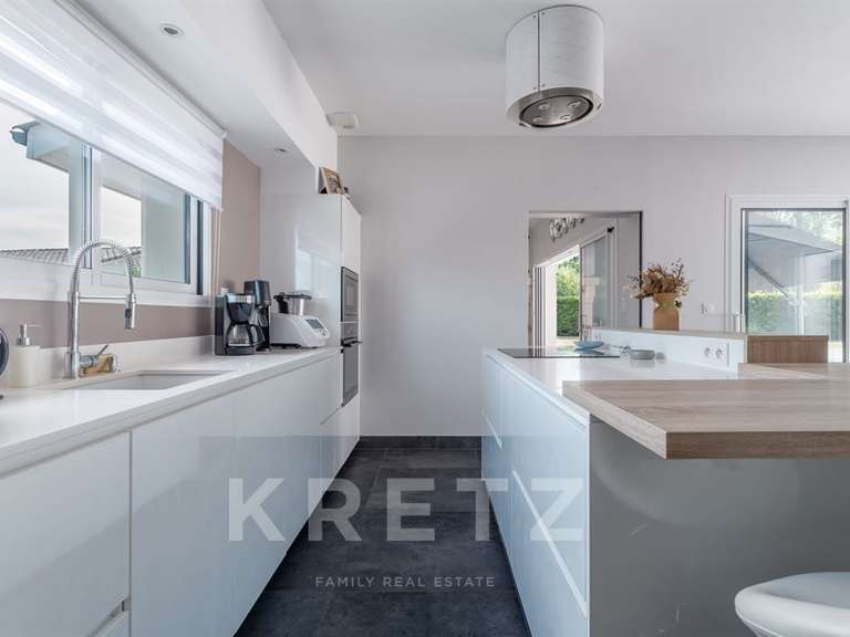 Maison Saint-Loubès - 4 chambres - 195m²