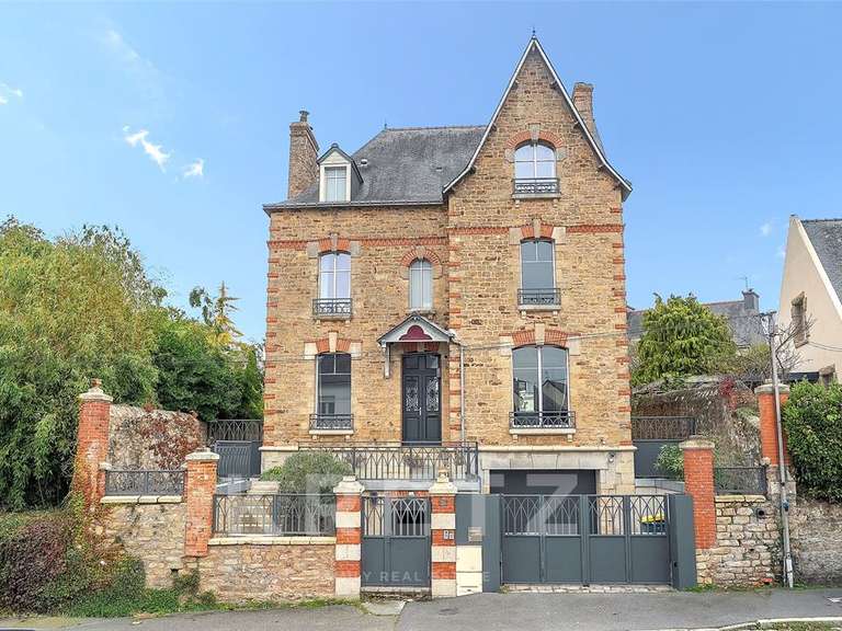 Maison Ploemeur Centre Ville - 5 chambres - 199m²