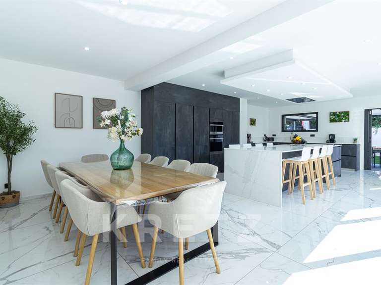 Maison Vaison-la-Romaine - 5 chambres - 265m²